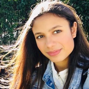 Meet your Posher, Maya